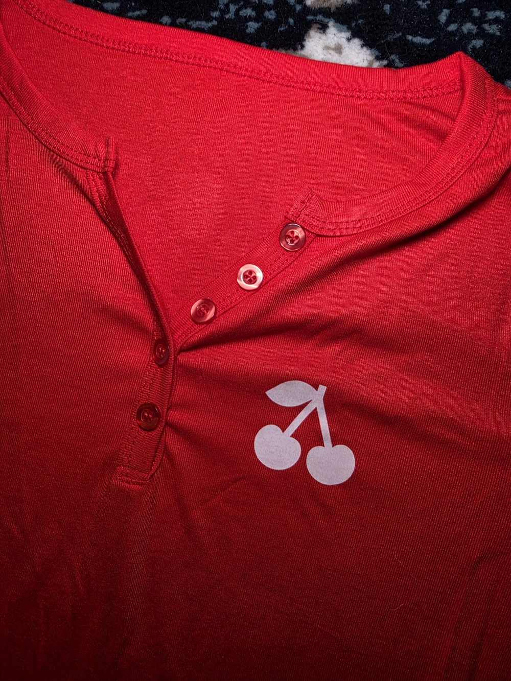 NEW Red Short Sleeve With White Cherry Graphic Henley Tee Size Medium - Picture 3 of 9